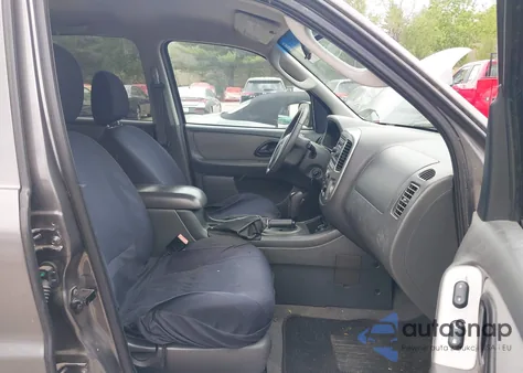 2005 Ford Escape Xlt z USA, uszkodzony, nr VIN 1FMYU93185DA12392